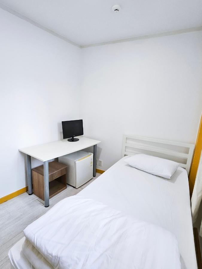 Travelers A Korea Hostel Сеул Экстерьер фото