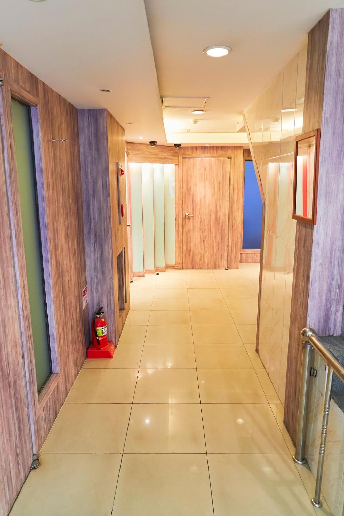 Travelers A Korea Hostel Сеул Экстерьер фото
