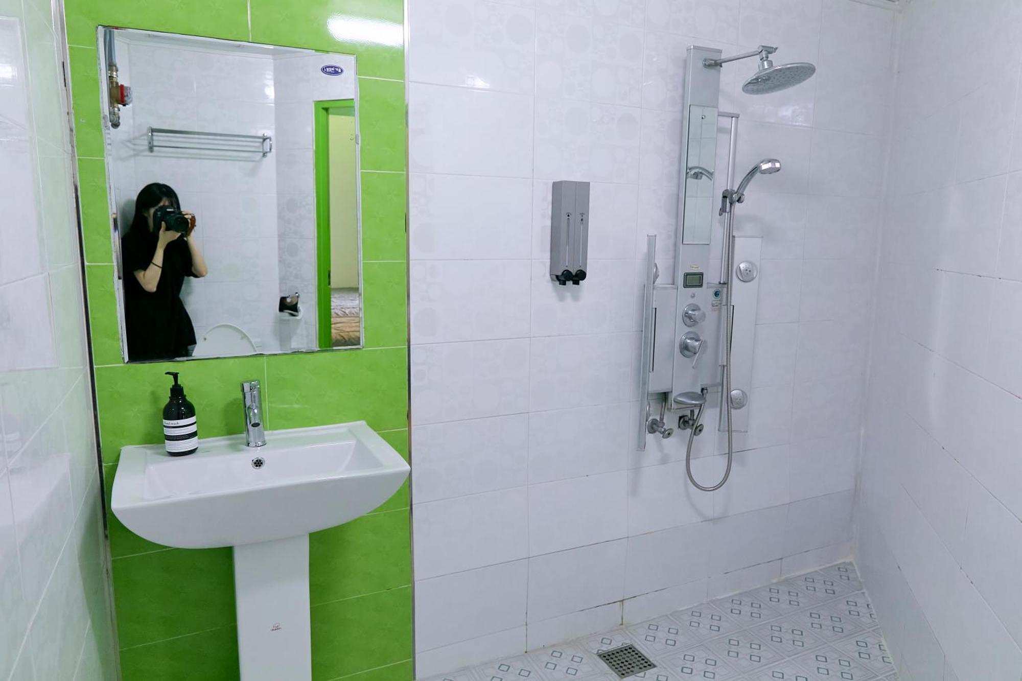 Travelers A Korea Hostel Сеул Экстерьер фото
