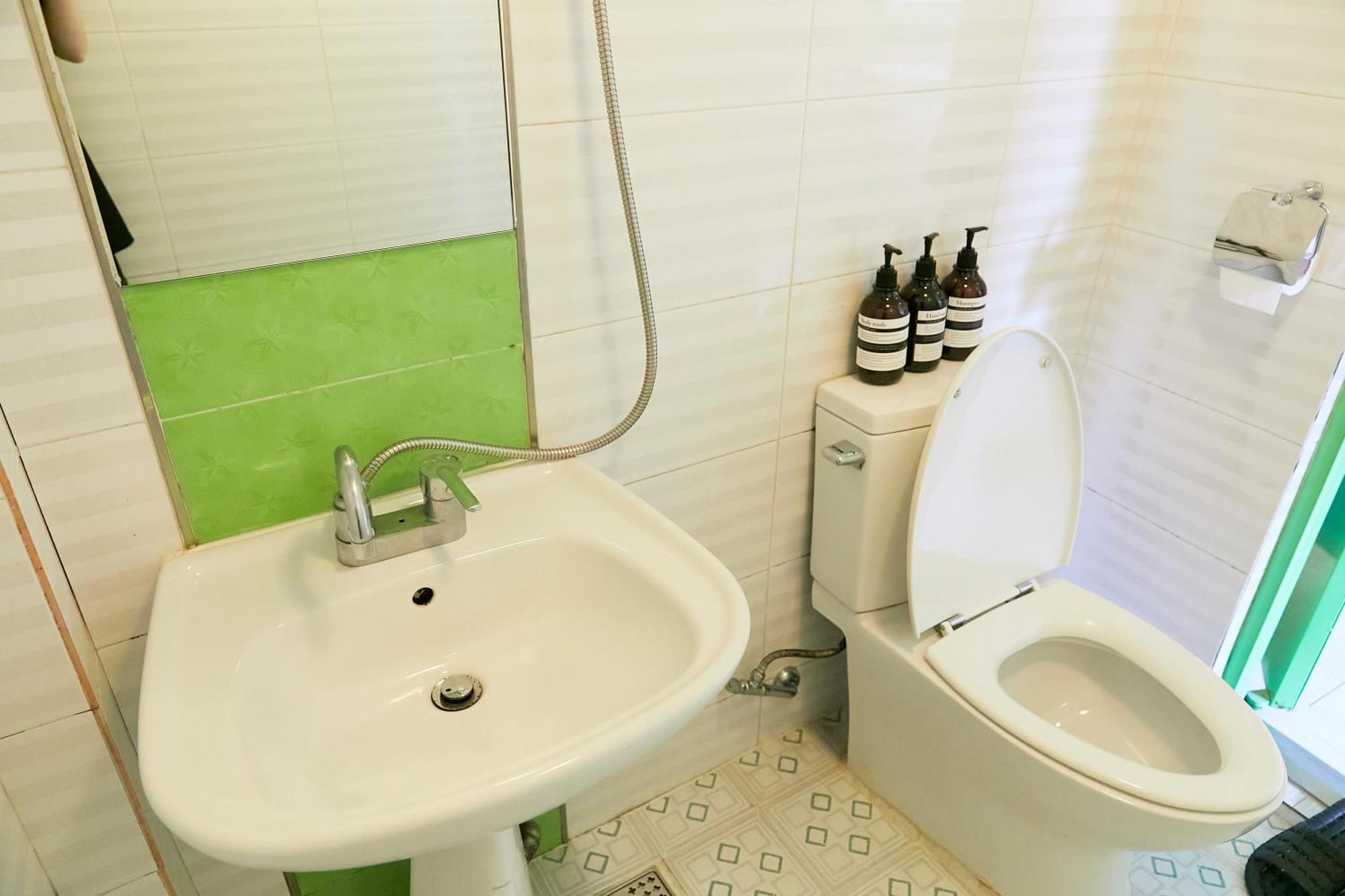 Travelers A Korea Hostel Сеул Экстерьер фото
